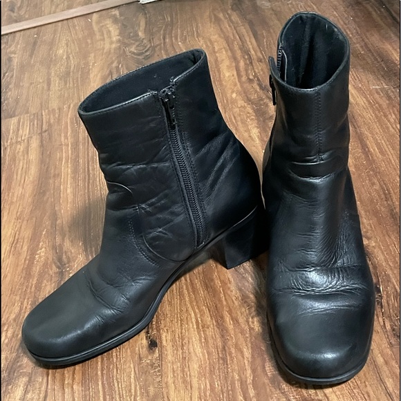 Naturalizer Leather Boots - Picture 1 of 7
